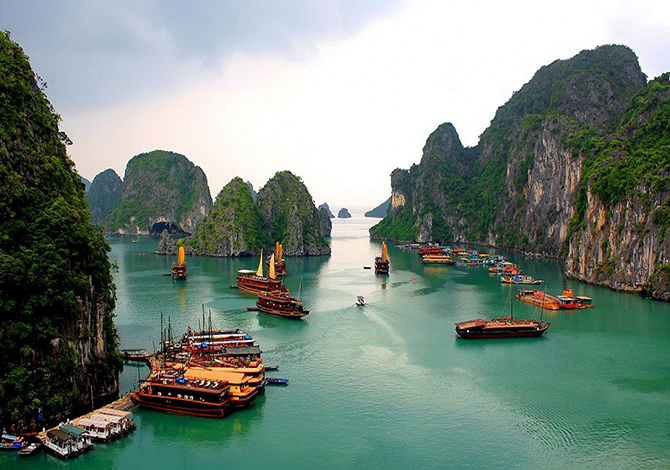  Day Tour Explore Wonderful Landscape In Ha Long -  World Heritage 