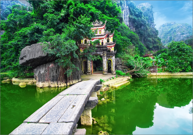 Hoa Lu - Tam Coc Grottoes - Mua Cave - Ninh Binh  Day Tour